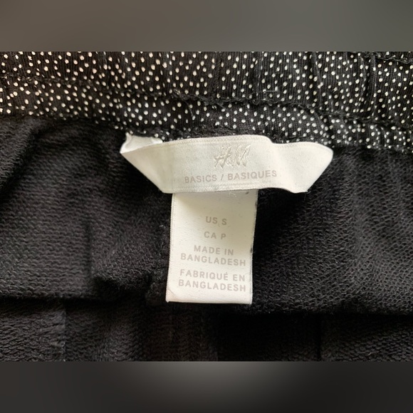 Lot of 2 shorts - black and black white speckled from H&M Basics - Picture 6 of 9